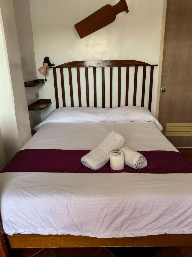 Harleys Hotel Olongapo Bagian luar foto